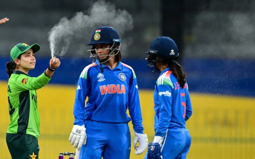 Bizarre scenes in India-Pakistan match! Fatima Sana kills flies with a magic spray
